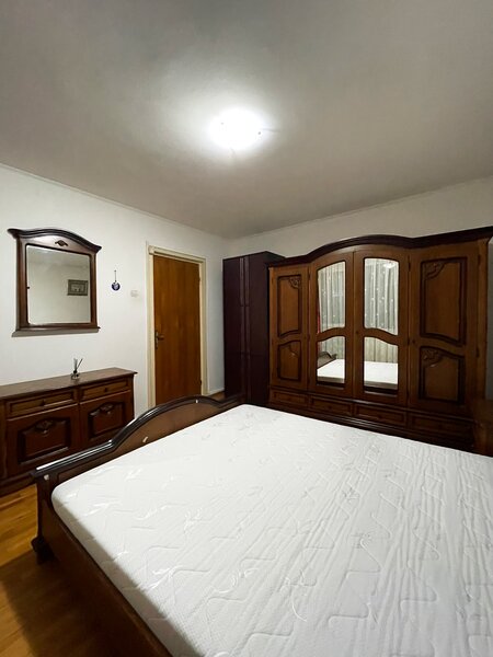 Brancoveanu - Izvorul Crisului  3 Camere Dec.  Parcare  Centrala Proprie