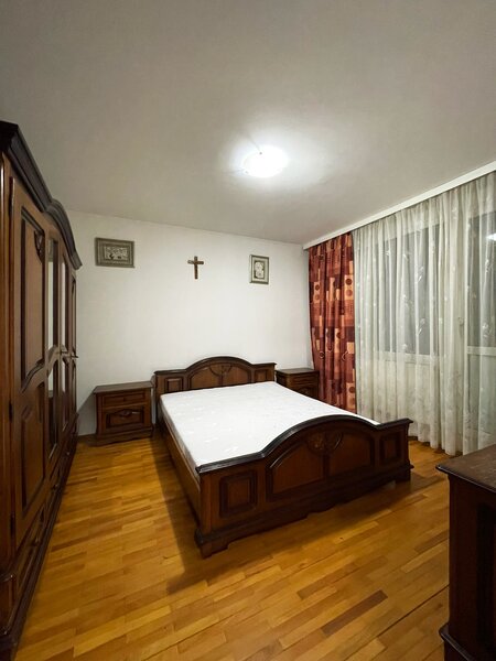 Brancoveanu, Aleea Izvorul Crisului, 3 camere dec., parcare, centrala