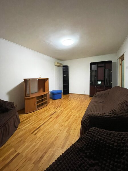 Brancoveanu, Aleea Izvorul Crisului, 3 camere dec., parcare, centrala