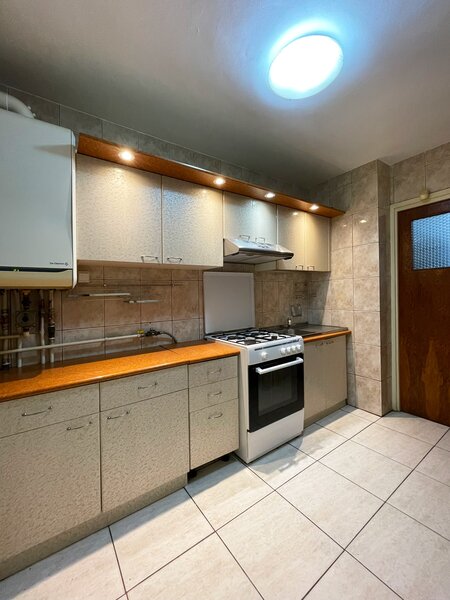 Brancoveanu, Aleea Izvorul Crisului, 3 camere dec., parcare, centrala