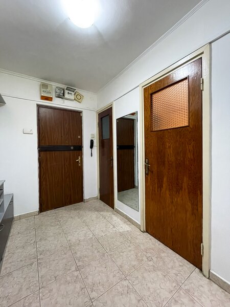 Brancoveanu, Aleea Izvorul Crisului, 3 camere dec., parcare, centrala