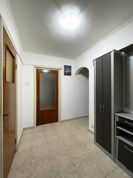 Brancoveanu, Aleea Izvorul Crisului, 3 camere dec., parcare, centrala